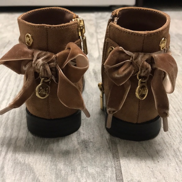 michael kors youth boots